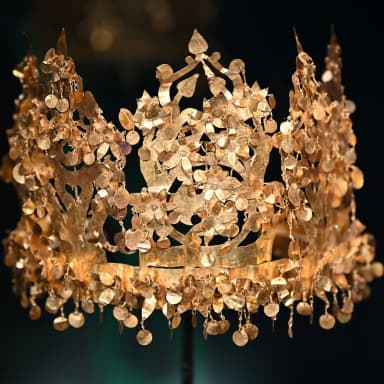 The ancient golden crown from Tillya Tepe